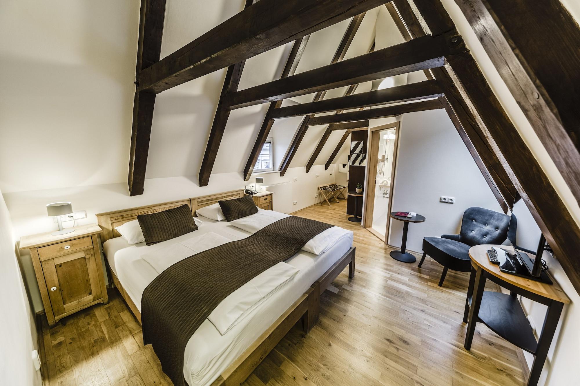 Archibald At The Charles Bridge Hotel Praga