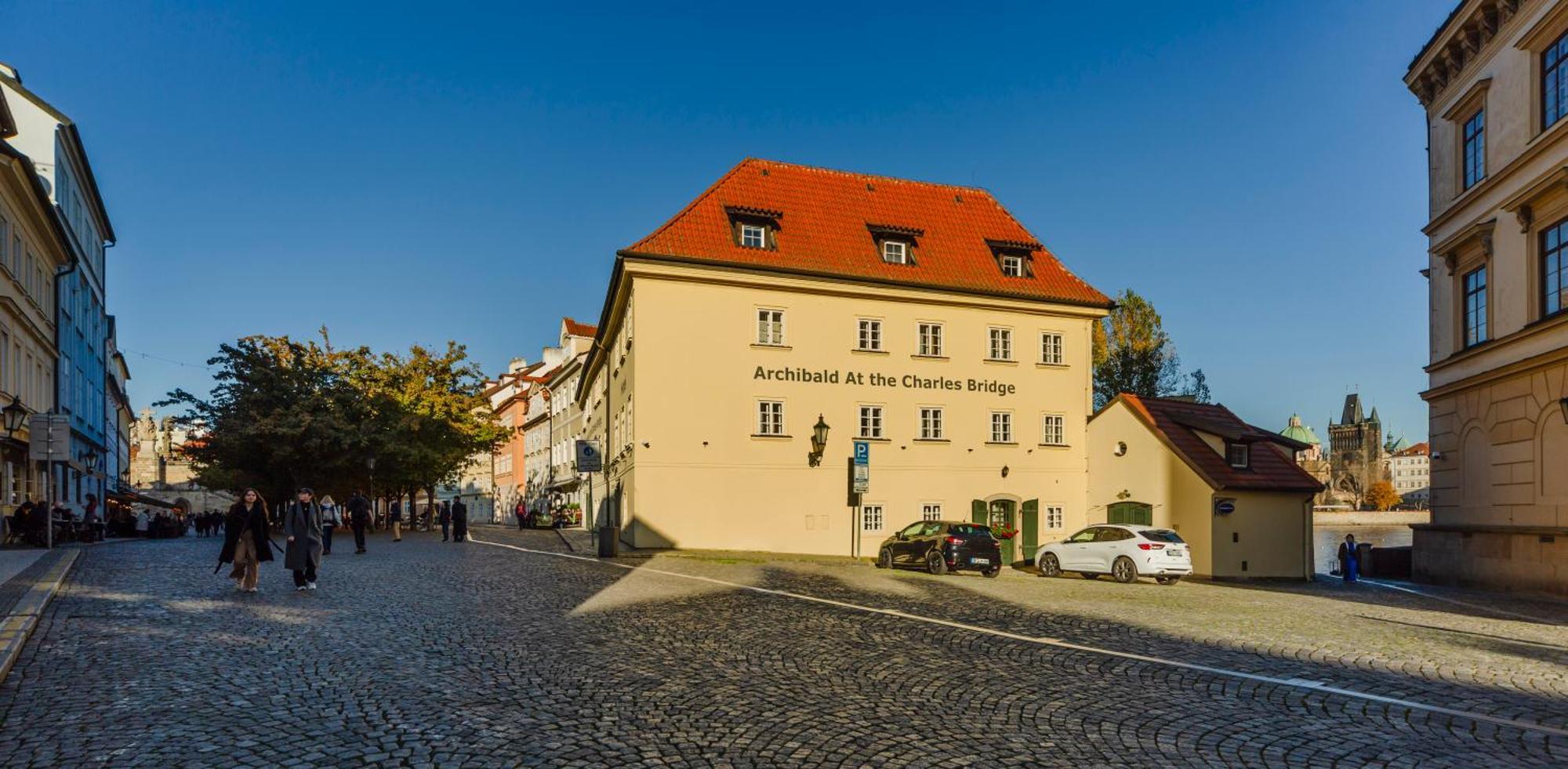 Hotel Archibald At The Charles Bridge Praga